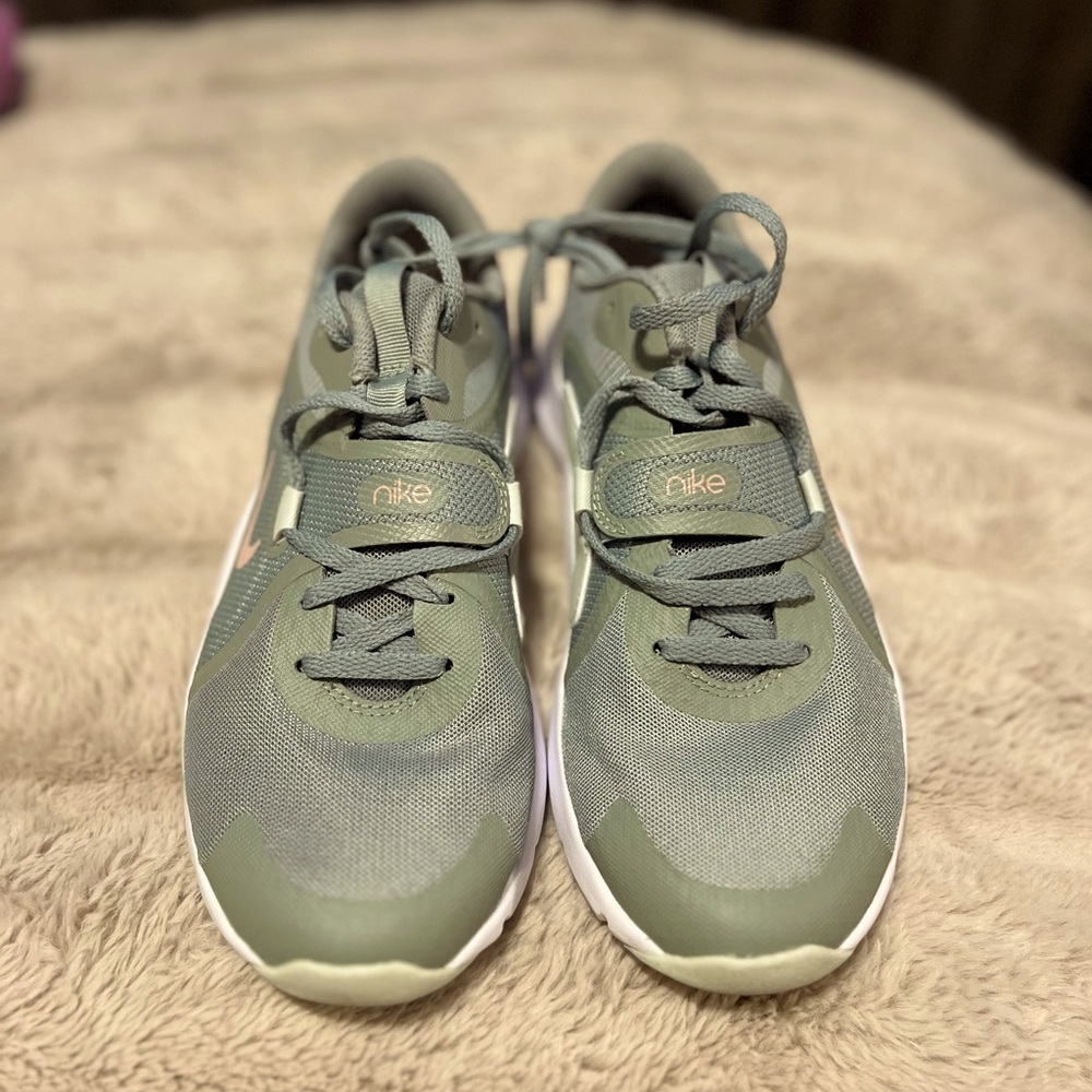 Nike In Season TR13 Teal& Pink Training Gym Shoes size 8.5